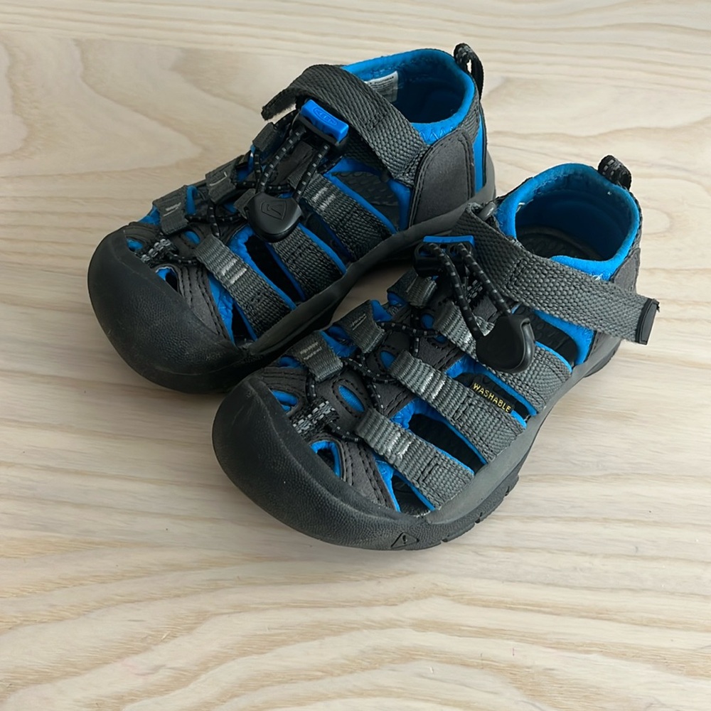 Keen Hiking Sandals sz 9